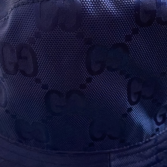 Gucci Off The Grid bucket hat
Style: 627115 4HK79 4360
Size: L 
$ 530.00 - Picture 7 of 9